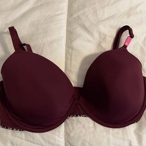 Victoria Secret PINK lightly lined Demi bra